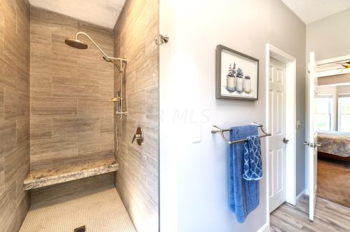 1440 Choctaw Dr, London OH  43140-8728 exterior