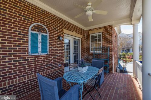 19376 Ml Dm Pl, Leesburg VA 20176-1637 exterior