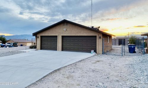 131 Opossum Dr, Lake Havasu City, AZ 86404-3505