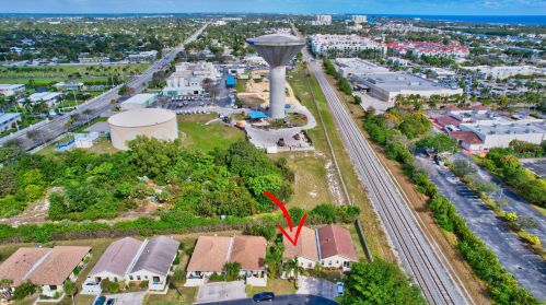 235 1st Cir, Boynton Beach FL  33435-7261 exterior