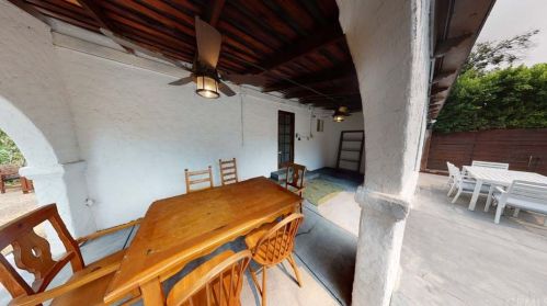 15560 Leadwell St, Van Nuys CA 91406-3110 exterior