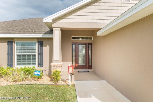 438 Kendall Ave, Sebastian, FL 32958-4938
