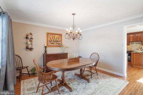 1162 Horseshoe Dr, Blue Bell PA  19422-1947 exterior