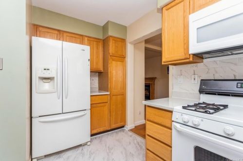 65 Greenvale Cir, White Plains NY  10607-1601 exterior