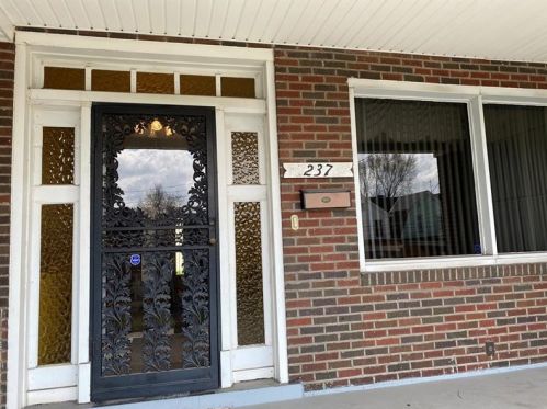 237 Winston St, Pittsburgh, PA 15207-1752