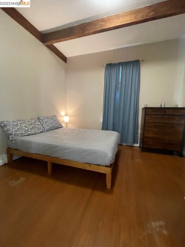 840 58th St, Oakland CA  94608-1404 exterior