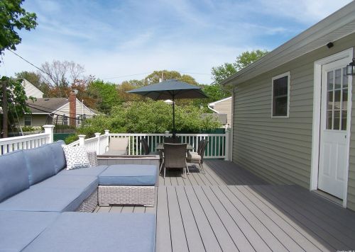 16 Avondale Dr, South Setauket NY  11720-2836 exterior