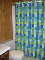 152 Fairview Dr, Dingmans Ferry PA  18328-4022 exterior