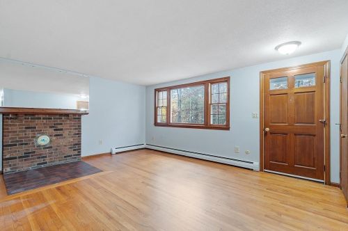 28 Phillipswood Rd, Sandown NH  03873-2427 exterior