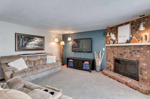 3530 Golf Dr, Green Bay, WI 54311-7730
