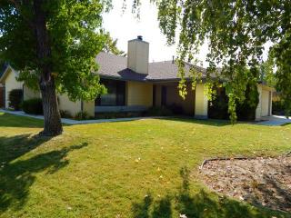2428 Choctaw Dr, Bishop, CA 93514-1991