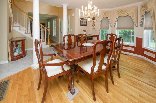 15 Coventry Ln, Salem NH 03079-1369 exterior