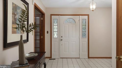 13 Woodside Ln, Flemington NJ  08822-3221 exterior