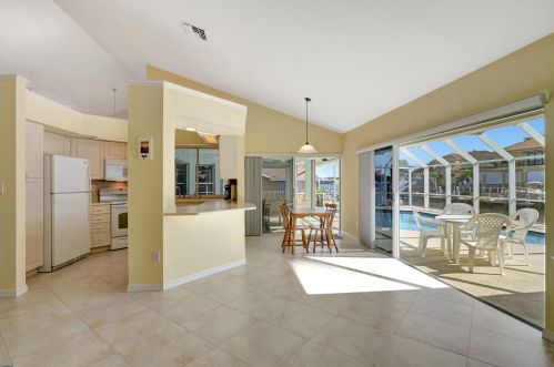 625 Dorando Ct, Marco Island FL  34145-1911 exterior