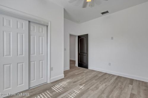 3025 Main St, Mims FL  32754-3925 exterior