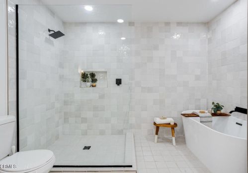 12432 La Maida St, North Hollywood CA  91607-3507 exterior