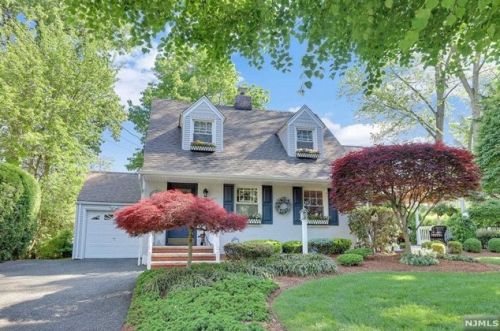 200 Hillside Ave, River Edge, NJ 07661-1633