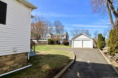 60 Lenox Ave, Stamford CT  06906-2315 exterior