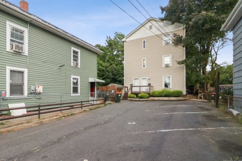 387 Center St, Meriden, CT 06450-3301