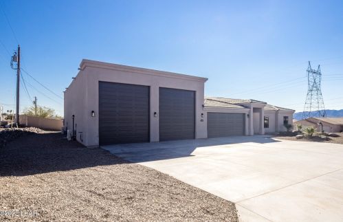 900 Yattahhey Dr, Lake Havasu City, AZ 86406-7315