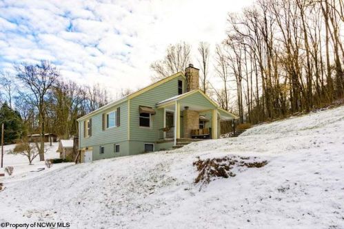 1359 Pump Station Rd, White Hall, WV 26554-7721