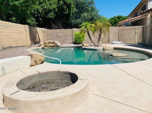 5766 Aster Dr, Glendale, AZ 85304-1881