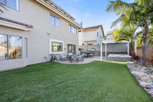 1938 White Birch Dr, Vista CA  92081-7316 exterior