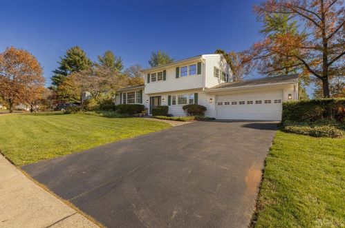 25 Colburn Rd, East Brunswick, NJ 08816-1102
