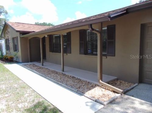 1004 Wildrose Dr, Lutz, FL 33549-5656