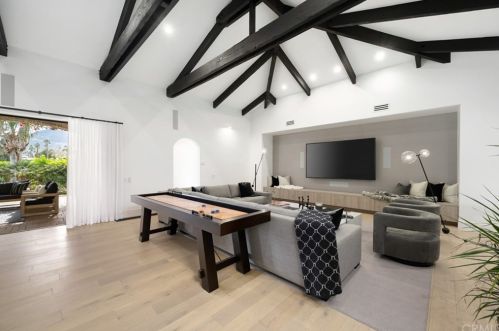 12 Clancy Ln, Rancho Mirage CA  92270-4501 exterior