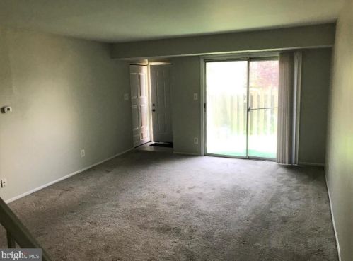 3094 Harbour Dr, Palmyra NJ 08065-2217 exterior