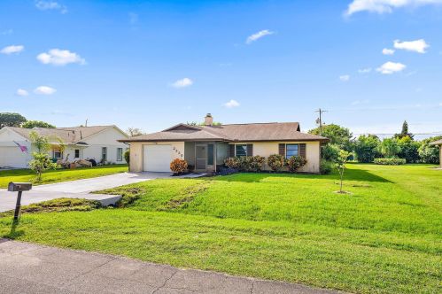 2330 Avalon Rd, Fort Pierce FL  34952-6505 exterior