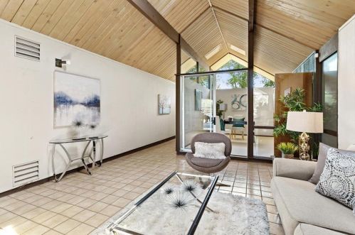 1103 Homestead Rd, Sunnyvale CA  94087-5156 exterior