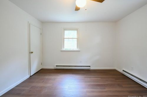 54 Henry St, Waterbury CT  06708-2608 exterior