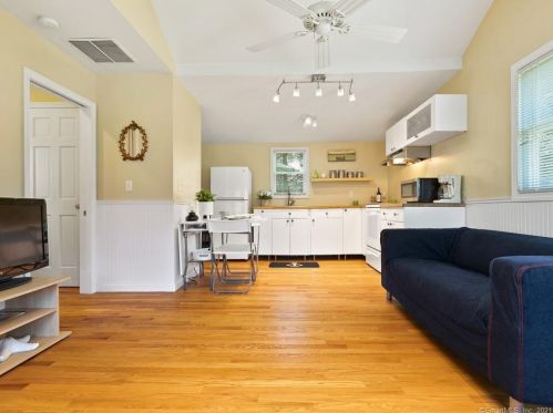 2 Noyes Rd, Lyme CT  06371-1636 exterior