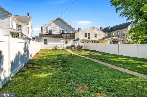 30 Main St, Camp Hill PA  17011-6326 exterior