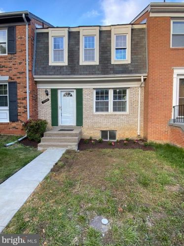 2090 Pilgrim Dr, Woodbridge, VA 22192-2319