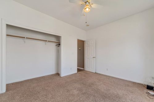 1656 Sierra Creek Dr, Manteca CA  95336-8652 exterior