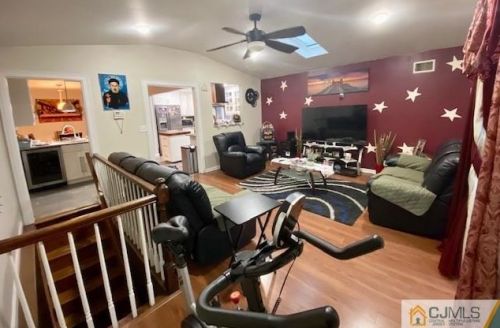 12 Wilmot St, East Brunswick NJ  08816-2149 exterior