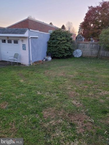 1418 Bleigh Ave, Philadelphia, PA 19111-3707