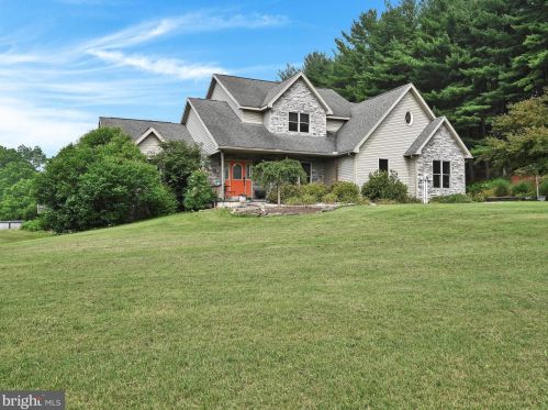 528 Summer Hill Rd, Schuylkill Haven, PA 17972-8996