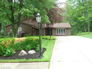 7110 Ashlawn Dr, Cleveland OH  44141-1004 exterior