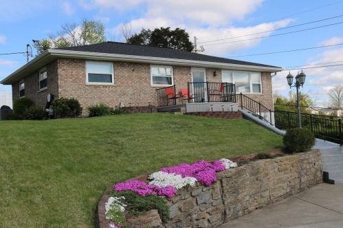 127 Viewpoint Dr, Grants Lick, KY 41001-1049