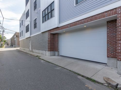 360 2nd St, Boston MA 02127-1396 exterior