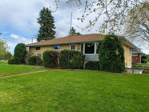 1318 Beech Dr, Latrobe, PA 15650-2742
