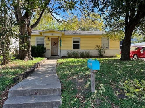 1805 Deloney St, Austin TX  78721-1113 exterior