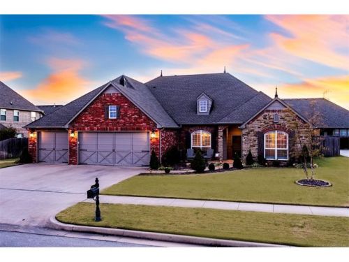 229 Sagebrush Dr, Bartlesville, OK 74006-8077