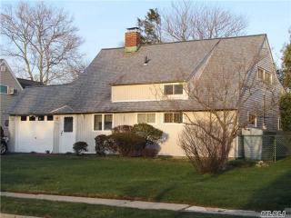 185 Red Maple Dr, Plainedge, NY 11756-5426