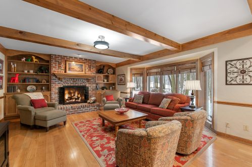 5899 Golfview Dr, West Bend, WI 53095-8777