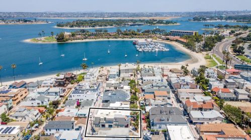 816 Isthmus Ct, San Diego, CA 92109-7770
